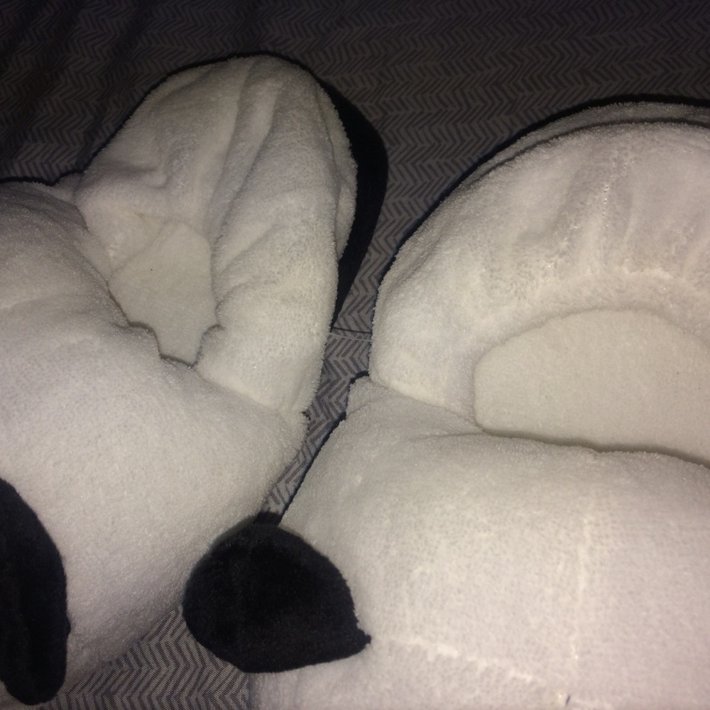 Panda Slippers 🌸 - Picture 3 of 6